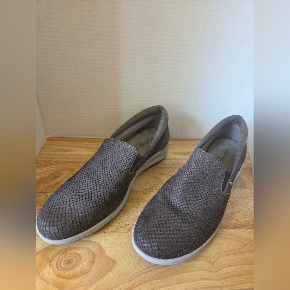 Walking Cradles Men's Textured Gray Loafers